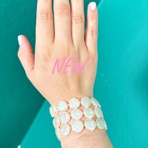 Shell pearls bracelet